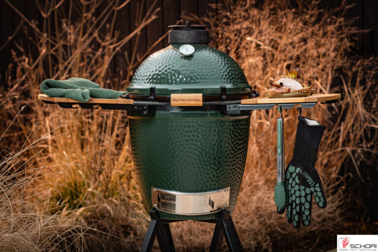 product-photo-20-webversion-big-green-egg-medium-egg-mates-lifestyle